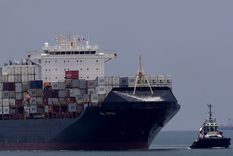 El comercio exterior fue menor por una fuerte caída de importaciones Foto: EFE