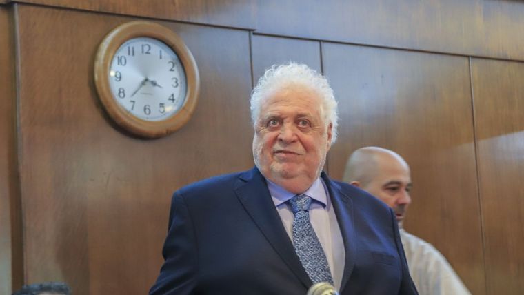 Ginés acumula denuncias en la Justicia tras el caso de vacunación VIP