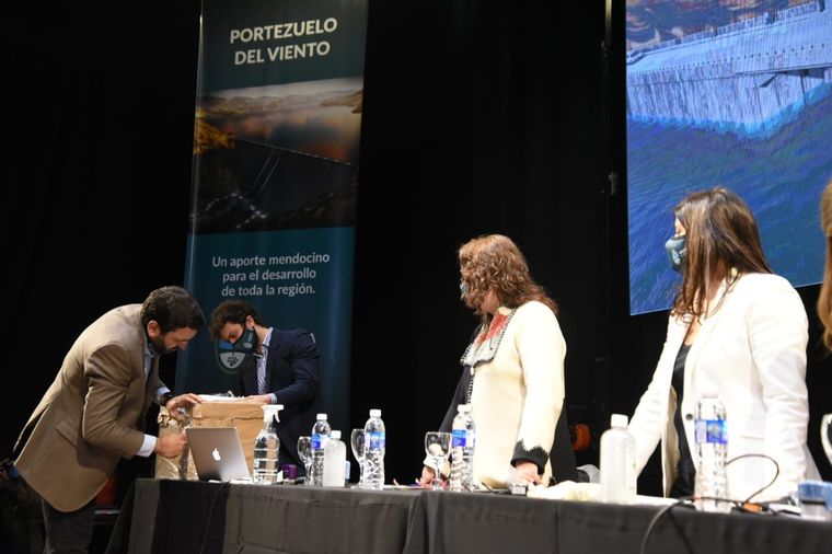 La apertura de sobres del Portezuelo del Viento se realizó recientemente.