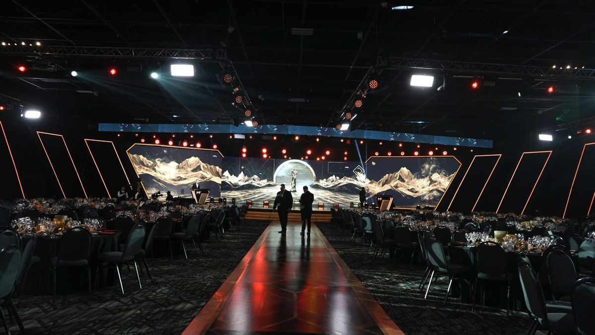 Lo que no se vio de los Premios Martín Fierro: revelaron que dos famosos tuvieron un fogoso encuentro
