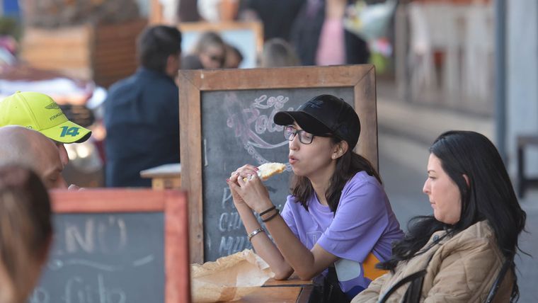 Estas empanadas son una tentación casi ineludible. Estas empanadas son una tentación casi ineludible.