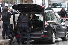 paris: cuatro acuchillados muy cerca de la revista charly hebdo