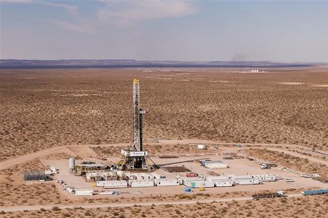 YPF prevé invertir US$ 6.000 millones en 2026 y destinar 70% a Vaca Muerta YPF prevé invertir US$ 6.000 millones en 2026 y destinar 70% a Vaca Muerta