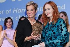 Kerry Kennedy le entregó el premio a JK Rowling en diciembre del año pasado.