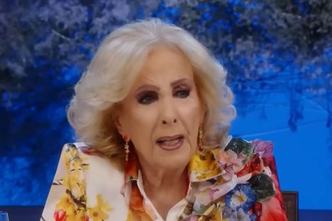 Mirtha decidió contar el motivo que enojó a Andrea del Boca. Mirtha decidió contar el motivo que enojó a Andrea del Boca.