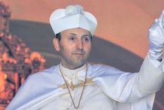 el papa gregorio xviii renuncio y se fue en un bmw con su novia