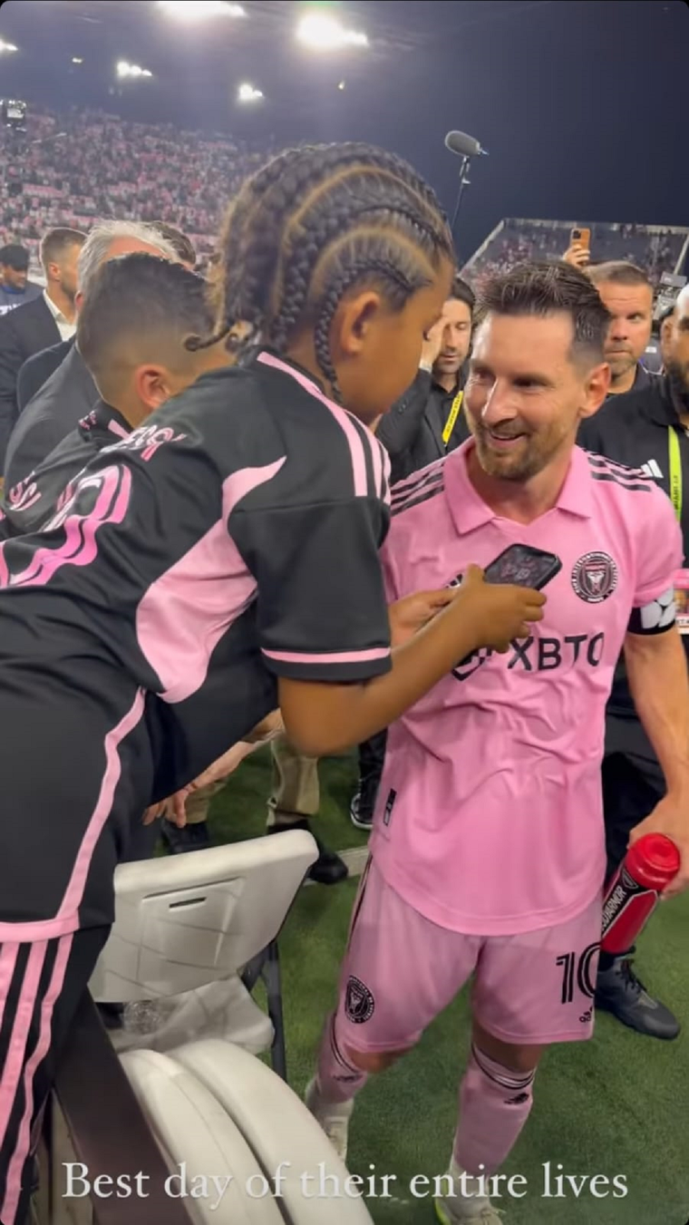 Sueño cumplido: el hijo de Kim Kardashian conoció a Messi Saint West, el hijo de Kim Kardashian y Kanye West, conoció a Lionel Messi. Foto: Instagram @kimkardashian
