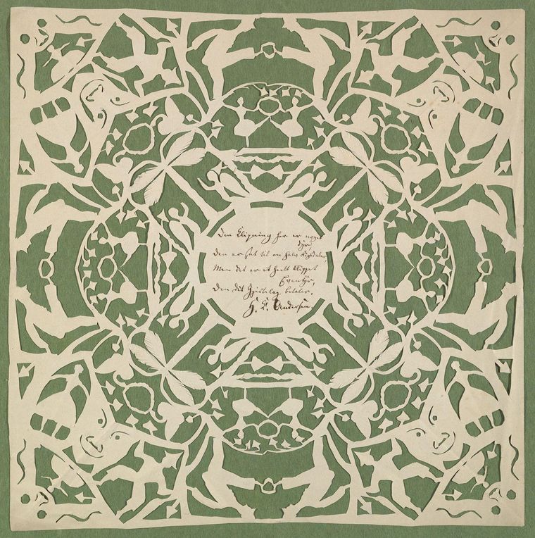 Una de las narrativas caprichosas, llena de máscaras, pierrots, bailarines de ballet, ángeles, cisnes y palmeras, que le gustaba hacer a Andersen.