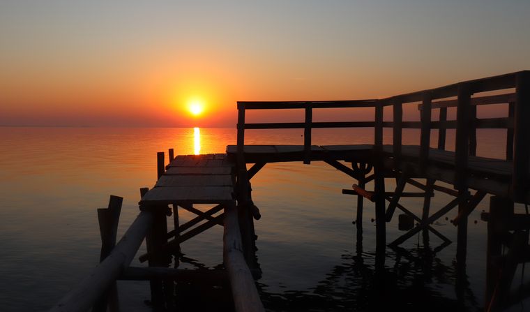 En el pueblo de Miramar de Ansenuza, la laguna de Mar Chiquita despliega un horizonte tan inmenso que muchos la confunden con el mar. &nbsp;