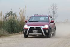 etios cross: gran opcion entre los compactos