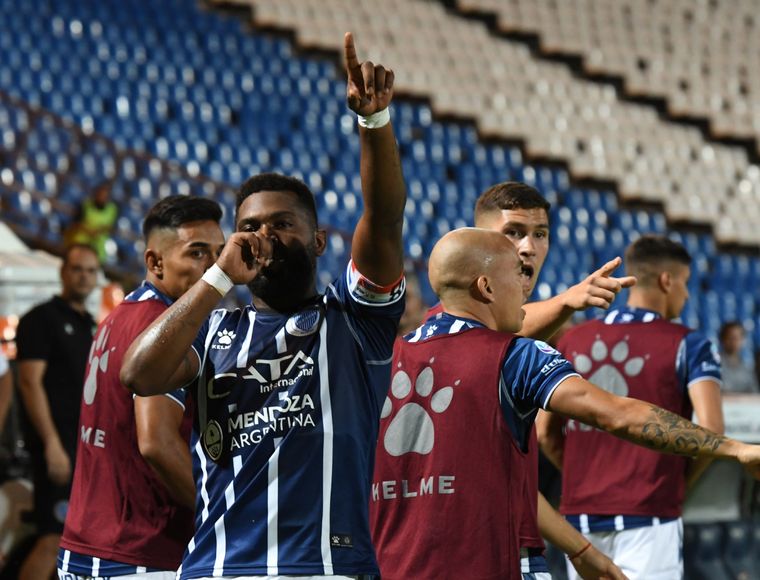 El Morro festeja el primero.