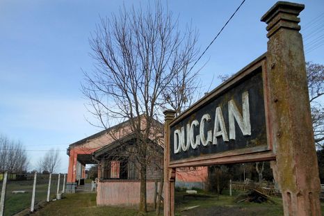 Duggan es un pueblo bonaerense donde el paisaje rural y la tranquilidad siguen marcando el ritmo diario. Duggan es un pueblo bonaerense donde el paisaje rural y la tranquilidad siguen marcando el ritmo diario.