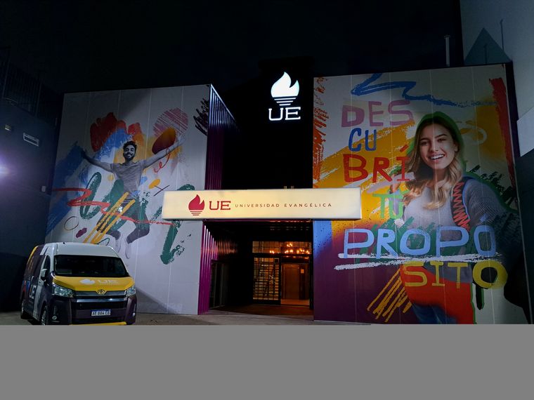 La primera Universidad Evangélica abre sus puertas el 21 de marzo y el acto de apertura contará con la presencia de varias figuras políticas. Foto: Universidad Evangélica