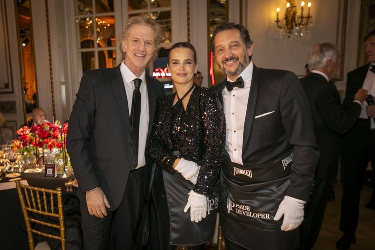 Facundo Arana junto a Sabrina Garciarena y Germán Paoloski.