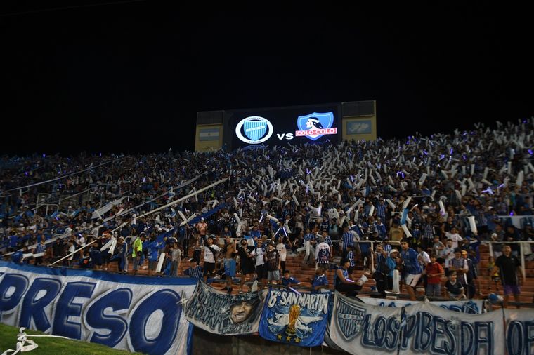 Más de treinta mil personas estuvieron en el Malvinas. Foto: Juan Ignacio Blanco / MDZ