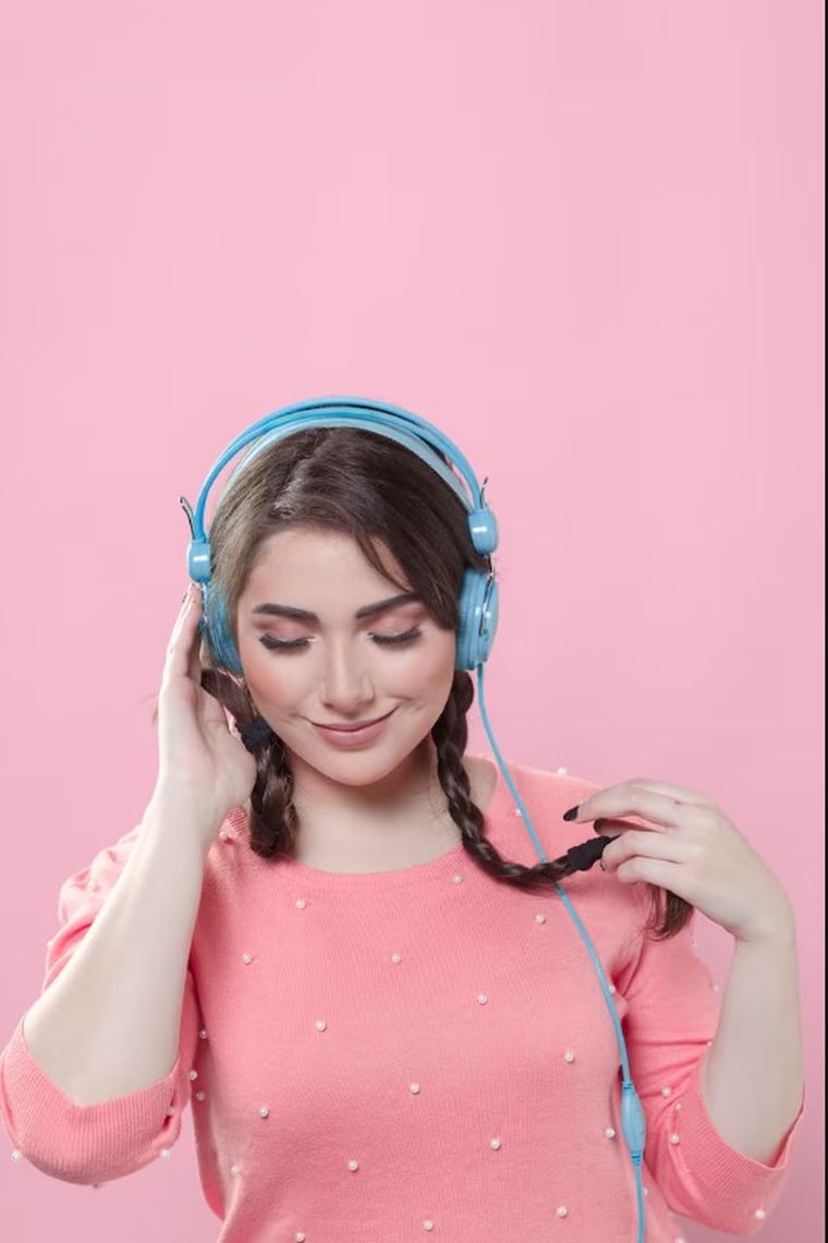 Escucha música a diario.