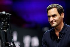 Federer aseguró que no jugará singles en la Laver Cup, pero reveló que quiere compartir su último partido con Rafa Nadal. Foto: SNR News