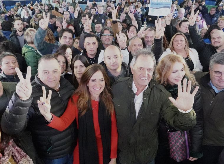 Candidatos. Daniel Scioli y Victoria Tolosa Paz, amigos del presidente y candidatos unidos. Foto: Twitter Daniel Scioli