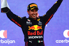 A los 32 años Checo Pérez ya es uno de los deportistas más reconocidos de su generación, con una gran cantidad de carreras ganadas. Foto: RedBull.com - https://img.redbull.com/images/c_limit,w_1500,h_1000,f_auto,q_auto/redbullcom/2021/6/6/b3jlconumau398sdmr29/sergio-perez-azerbaijan-grand-prix-2021
