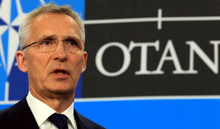 Jens Stoltenberg se muestra enérgico, para que se provea de dinero a los ucranianos. Foto: Efe.