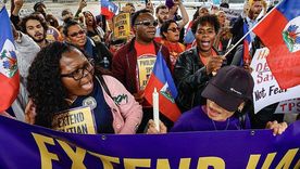 Unos 350.000 haitianos podrían ser deportados si el gobierno de Trump pone fin al programa que los ha protegido durante más de 15 años. Unos 350.000 haitianos podrían ser deportados si el gobierno de Trump pone fin al programa que los ha protegido durante más de 15 años.