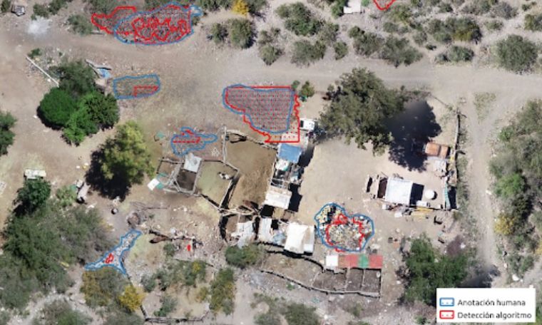 La imagen corresponde a la Ciudad de Mendoza y muestra cómo funciona el Detector de Basurales de Bunge y Born. La imagen corresponde a la Ciudad de Mendoza y muestra cómo funciona el Detector de Basurales de Bunge y Born.