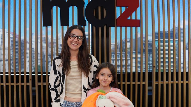 Daiana Costas y su hija Emma.