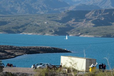 MDZol | dique potrerillos turistas barcos lanchas (2).jpg