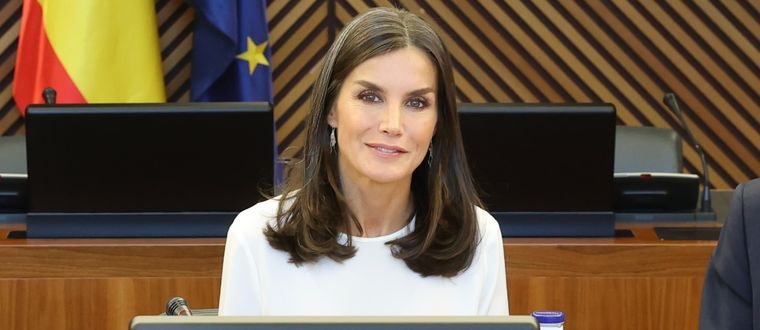 La reina Letizia se caracteriza por tener un estilo sobrio y elegante. Foto: Twitter @CasaReal