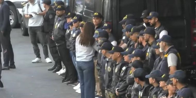 Victoria Villarruel saludó a los efectivos encargados del operativo policial