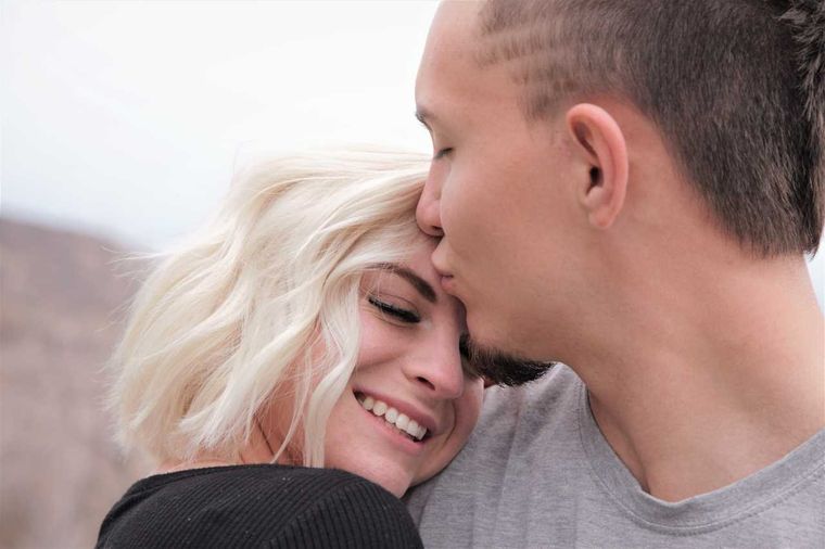 Hay energía positiva para el signo Mono en el amor. Si te sientes más cariñoso, disfruta de la energía de pareja en tu relación. Foto: Unsplash.