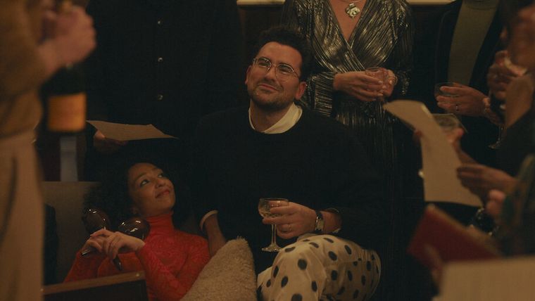 La película está disponible en Netflix y dura 1 hora y 40 minutos. La película está disponible en Netflix y dura 1 hora y 40 minutos.