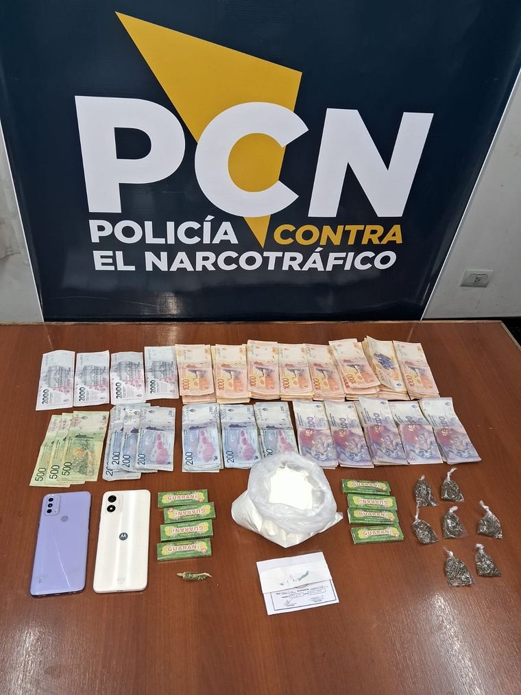 Se incautaron drogas, teléfonos celulares y dinero en efectivo Foto: Ministerio de Seguridad de Mendoza