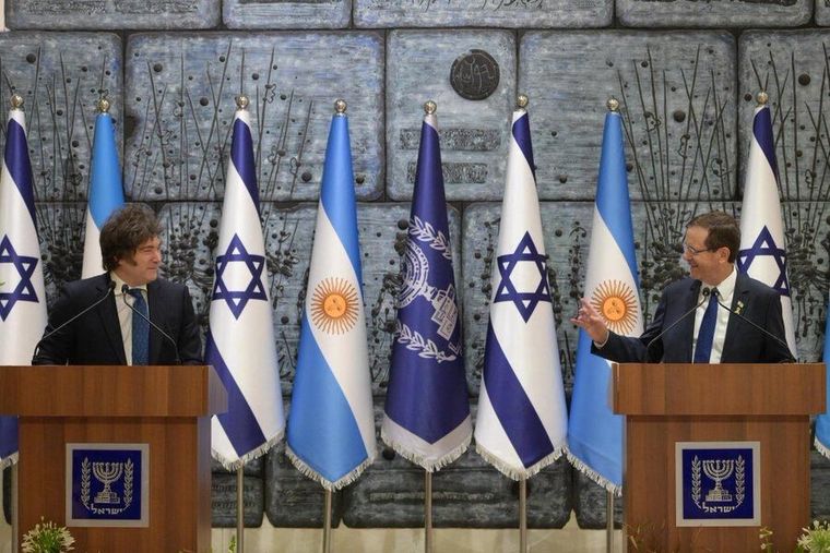 El presidente Javier Milei junto a su par israelí, Isaac Herzog. El presidente Javier Milei junto a su par israelí, Isaac Herzog.