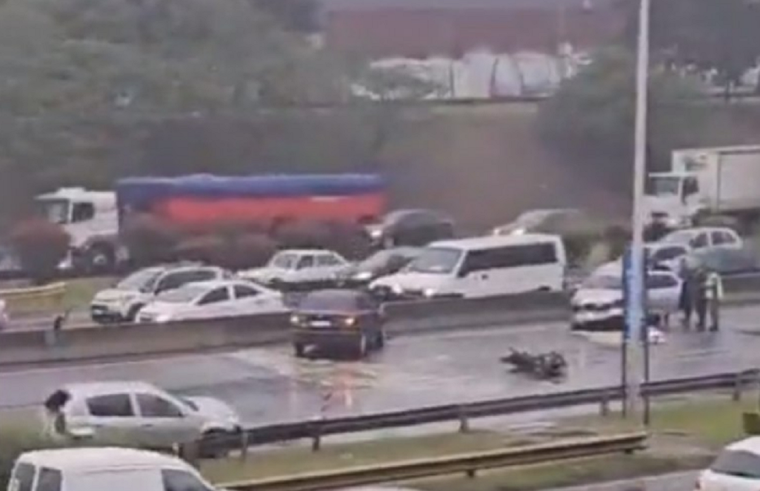 Choque múltiple en la Ricchieri Foto: NA