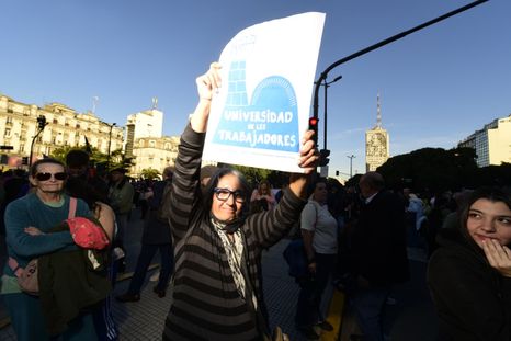 Miles de personas asistieron a la marcha universitaria Miles de personas asistieron a la marcha universitaria