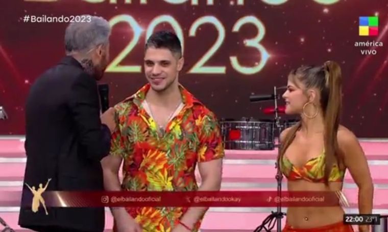El Conejo Quiroga hizo una confesión sobre su compañera en el Bailando 2023 El ex Gran Hermano se refirió a su situación sentimental Foto: Captura de TV