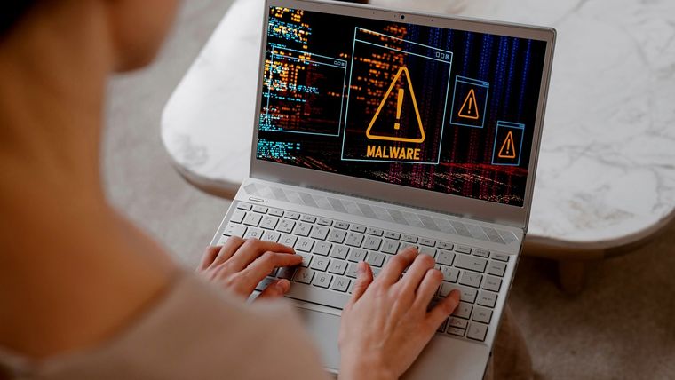 Evitar instalar apps de terceros es clave para no caer en un virus espía. Evitar instalar apps de terceros es clave para no caer en un virus espía.