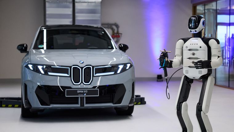 BMW lanza en Europa su primer piloto de robots humanoides con IA Física