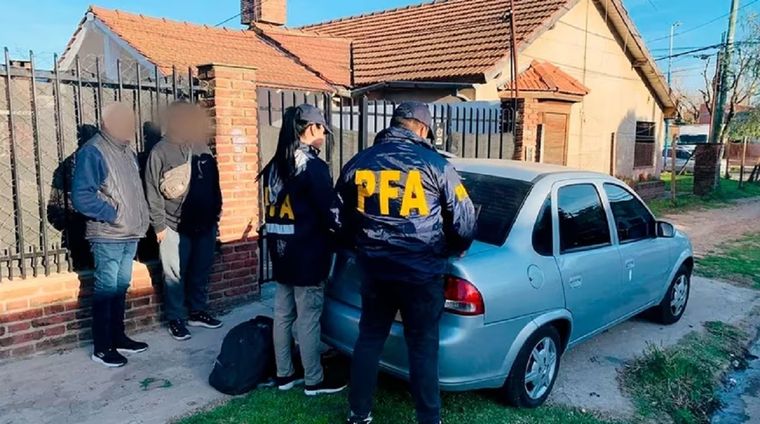 Allanamientos en Mendoza por un banda de estafadores que ofrecía certificados de antecedentes penales. Foto: Téam. Foto: Télam