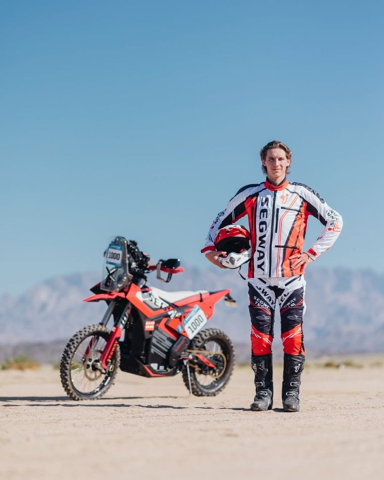 Benjamín Pascual domina el Mission 1000 y sigue líder en el Rally Dakar 2026. Benjamín Pascual domina el Mission 1000 y sigue líder en el Rally Dakar 2026.