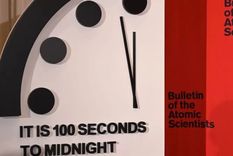 Actualmente el reloj marca 100 segundos antes de la medianoche (del apocalipsis). Foto: EVA HAMBACH