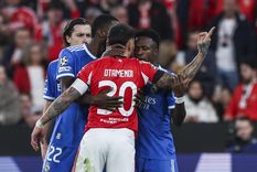 Revelan qué le dijo Vinícius a Otamendi antes de que el defensor lo chicanee con la Copa del Mundo. Revelan qué le dijo Vinícius a Otamendi antes de que el defensor lo chicanee con la Copa del Mundo.