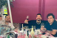 Mau y Ricky de almuerzo con Alejandro Vigil, cuando estuvieron en Mendoza. Foto: Gentileza