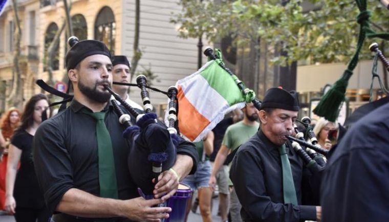 El tradicional desfile de San Patricio en Avenida de Mayo. Foto: GCBA