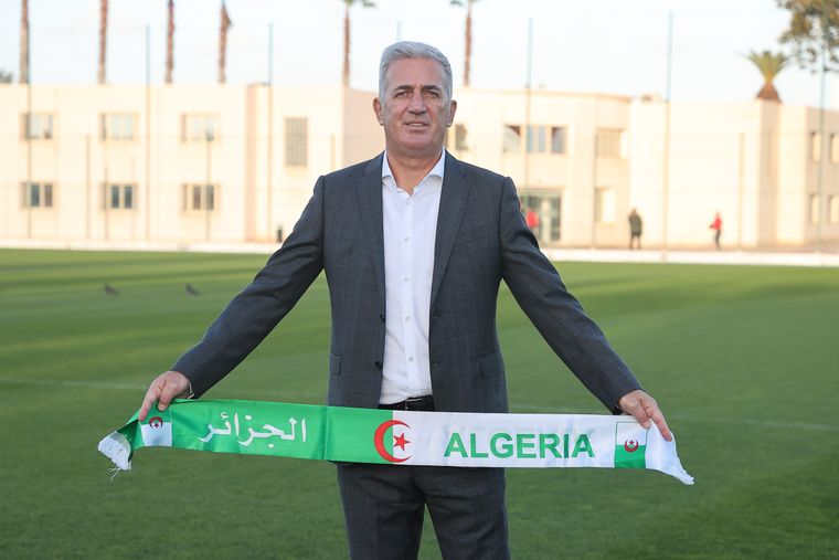 Vladimir Petkovic es entrenador de Argelia desde 2024. Vladimir Petkovic es entrenador de Argelia desde 2024.