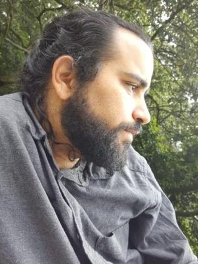 El sociólogo Hamza Esmili cree que el confinamiento es un concepto burgués: La idea es que todos tengamos una casa individual, un poco burguesa, en la que podamos refugiarnos.