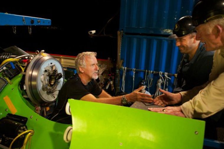 El cineasta se sumerge en el mar. Foto: NatGeo