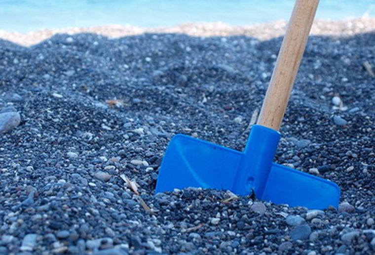 Buscando metales, casi desconecta un país. Foto: web