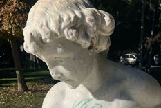 Vandalizaron la estatua de la Plaza Italia. Foto: Ciudad